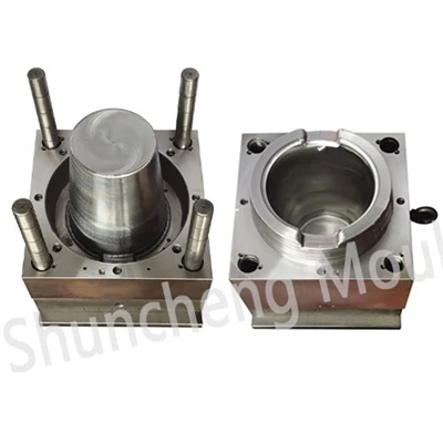 Use and maintenance methods of plastic molds