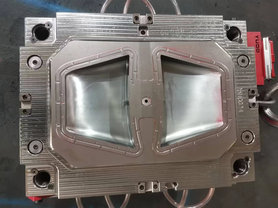 Left And Right Front Wheel Cover Wind Deflector Mould Left And Right Front Wheel Cover Wind Deflector Mould