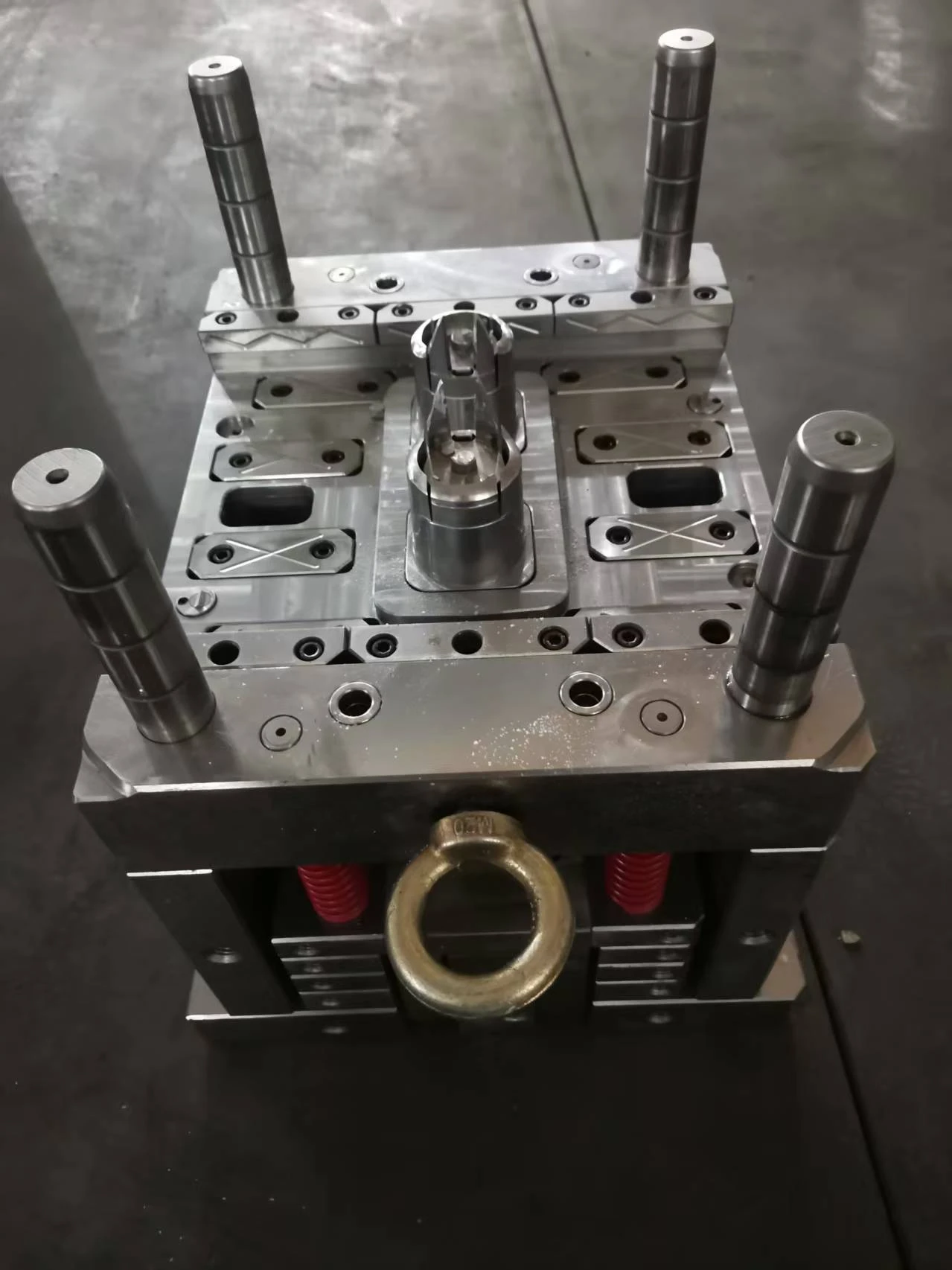 Vacuum cup lid mold 7